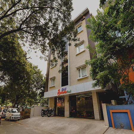 Super Capital O Siddartha Grand Hotell Vijayawāda Exteriör bild