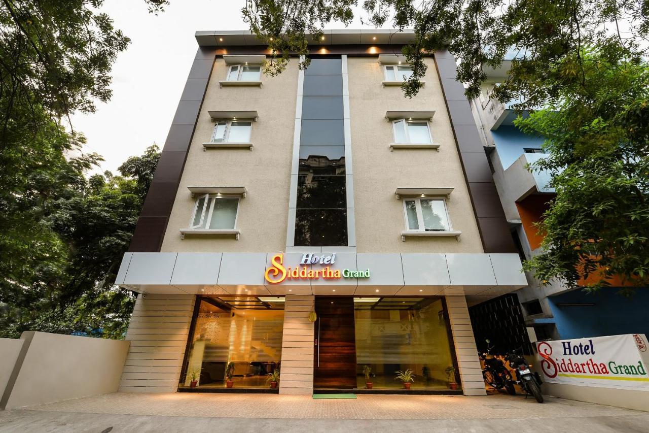 Super Capital O Siddartha Grand Hotell Vijayawāda Exteriör bild