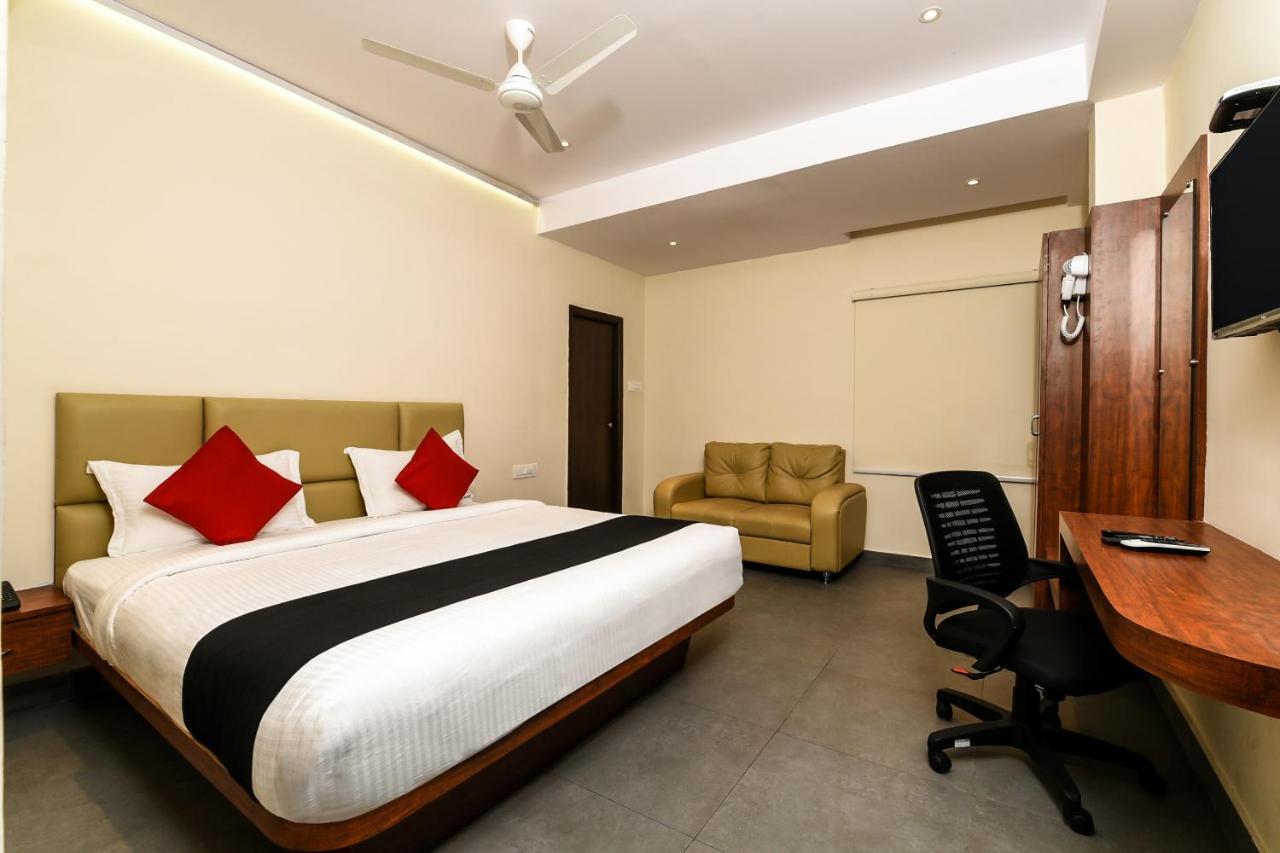 Super Capital O Siddartha Grand Hotell Vijayawāda Exteriör bild