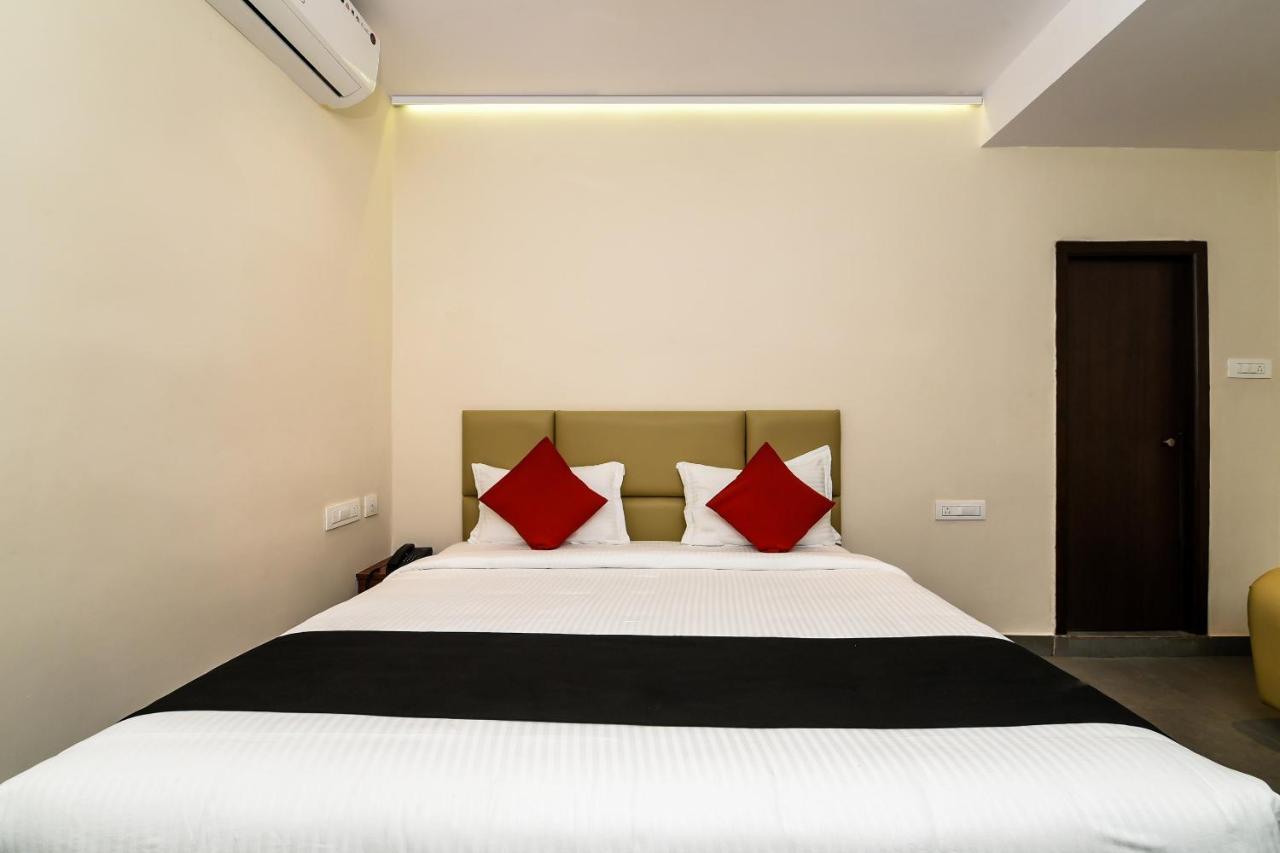 Super Capital O Siddartha Grand Hotell Vijayawāda Exteriör bild