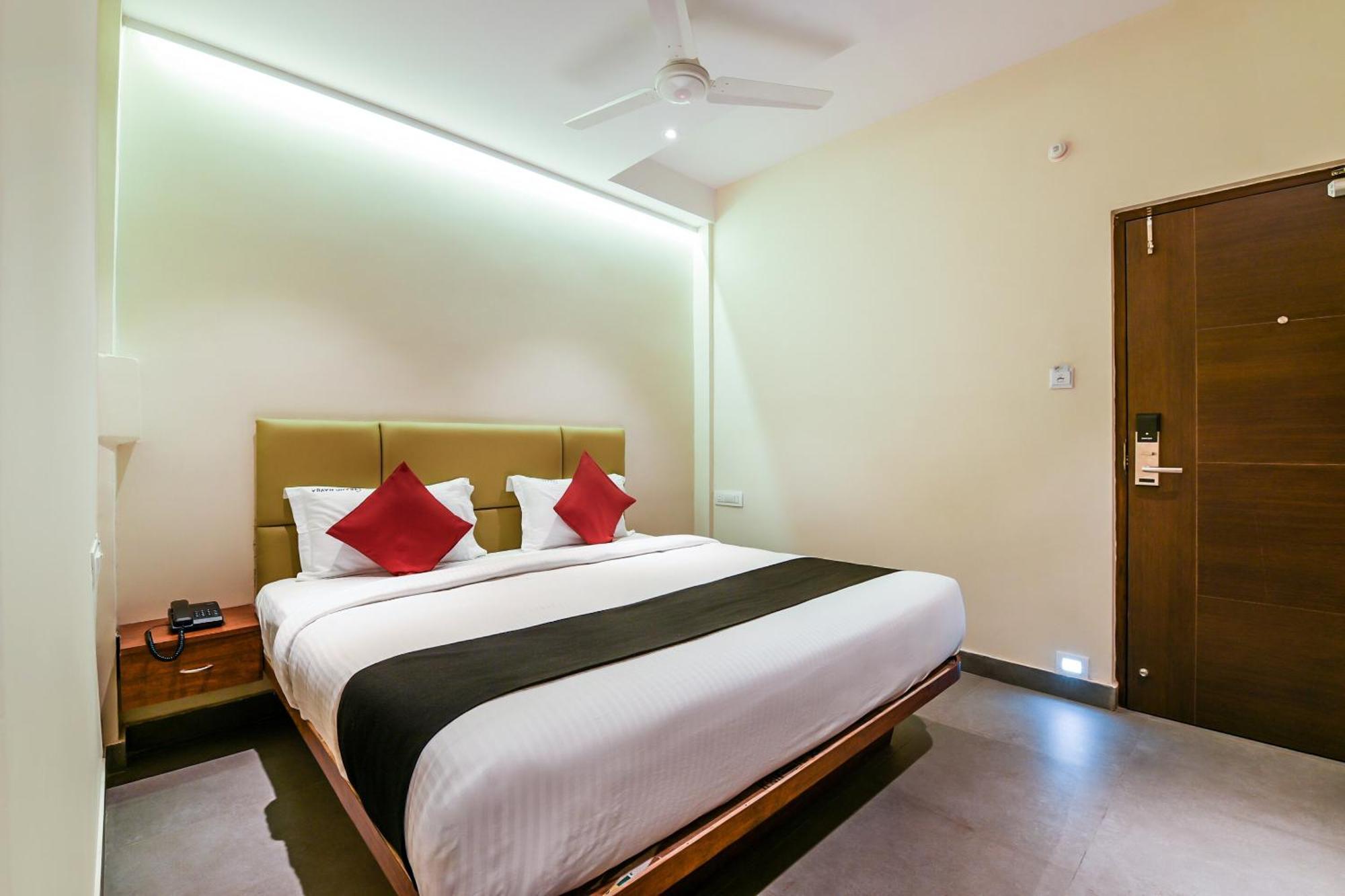 Super Capital O Siddartha Grand Hotell Vijayawāda Exteriör bild