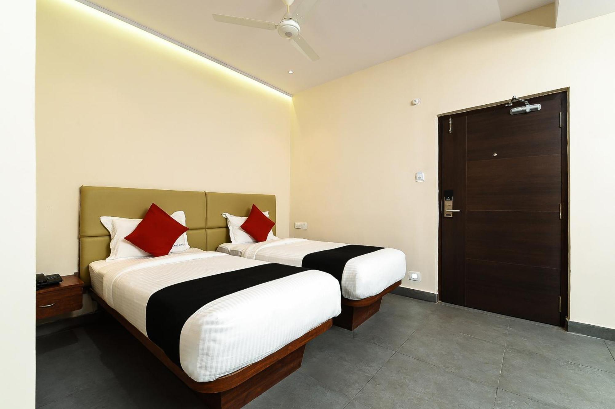 Super Capital O Siddartha Grand Hotell Vijayawāda Exteriör bild