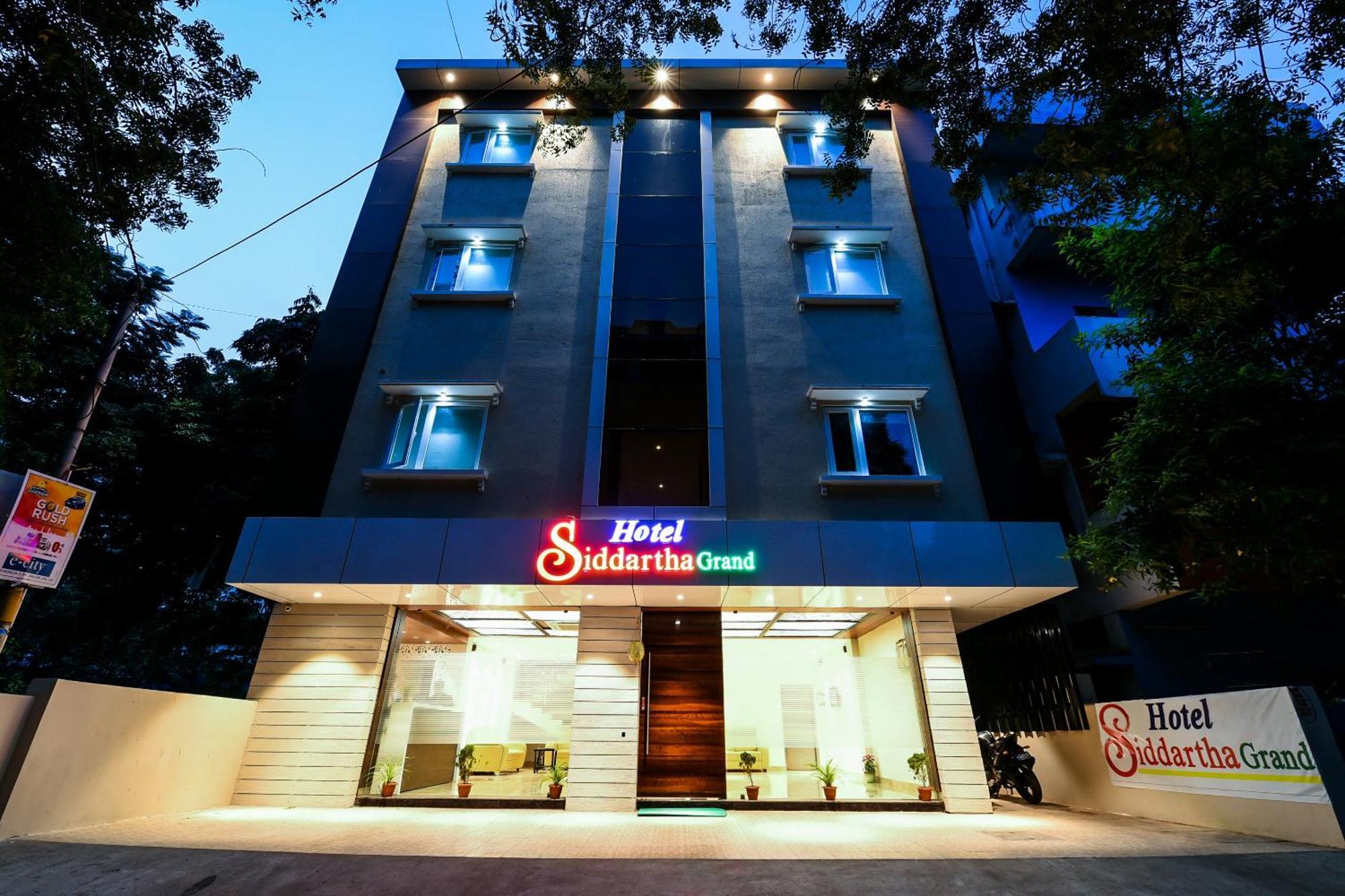 Super Capital O Siddartha Grand Hotell Vijayawāda Exteriör bild