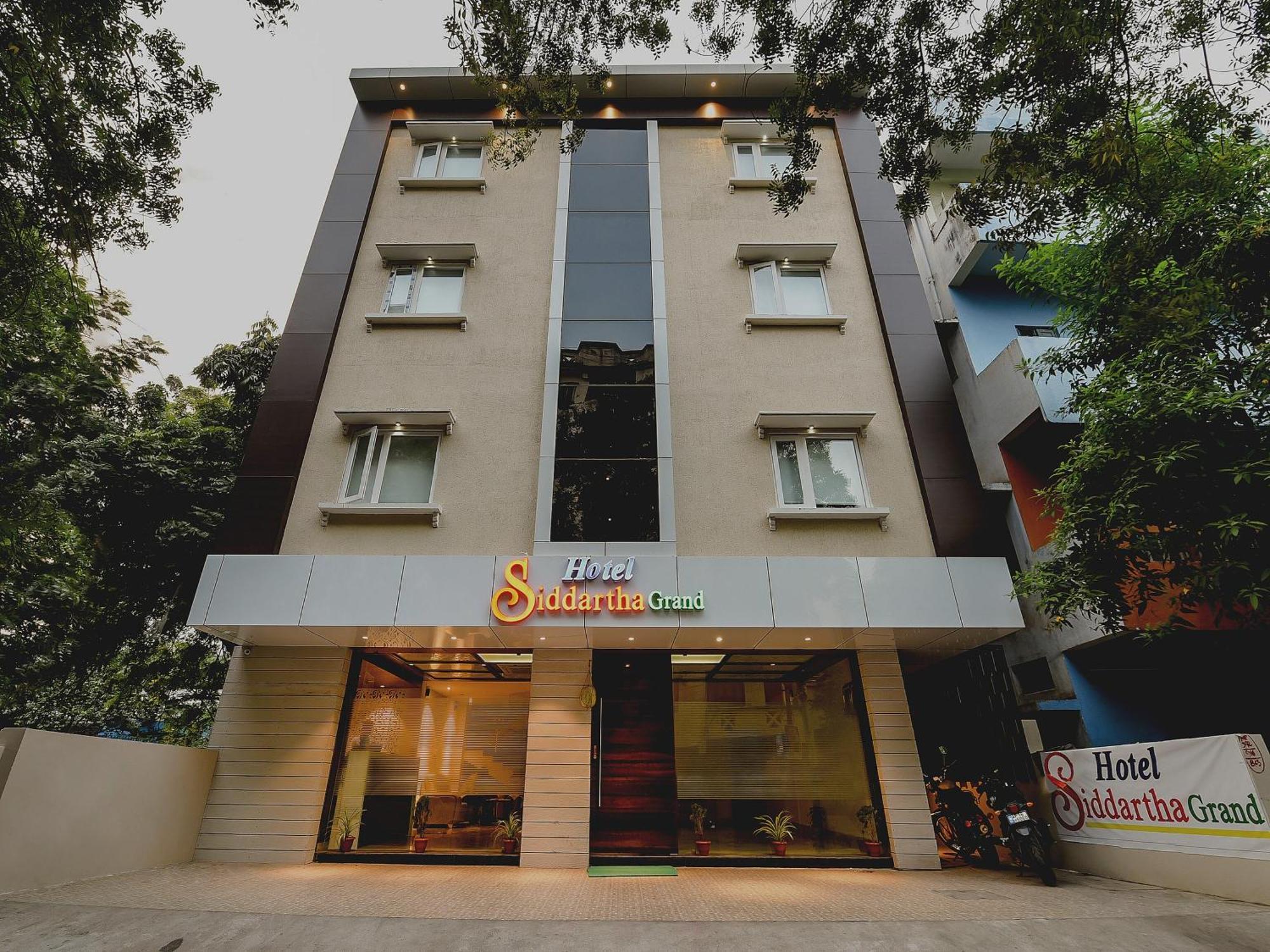 Super Capital O Siddartha Grand Hotell Vijayawāda Exteriör bild